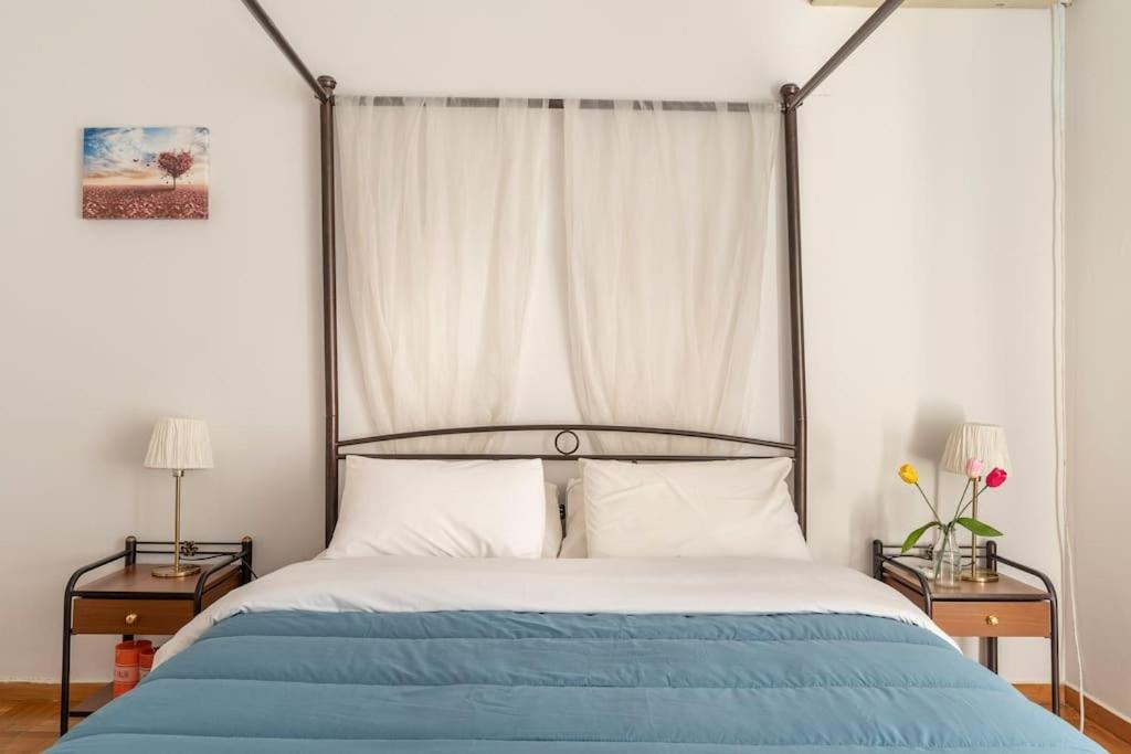 Eχquisite In Acropolis-plaka/vaccinatedhost *